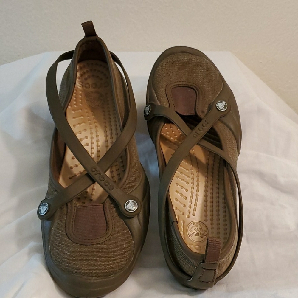 Crocs Celeste Cross Strap Slip On Shoe Size 7